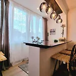 - 3bd For Family & Friends Apartment *