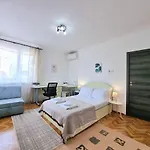 - 3bd For Family & Friends Apartment Burgas