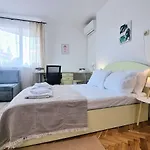 - 3bd For Family & Friends * Burgas