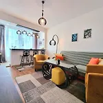 - 3bd For Family & Friends Apartment