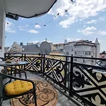- 3bd For Family & Friends Apartment