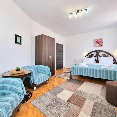 - 3bd For Family & Friends Daire