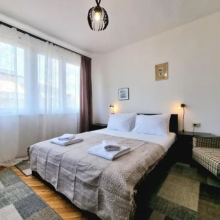 - 3bd For Family & Friends Daire