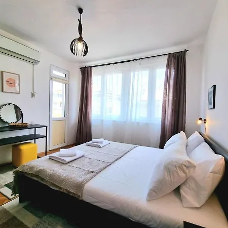 - 3bd For Family & Friends Apartment *