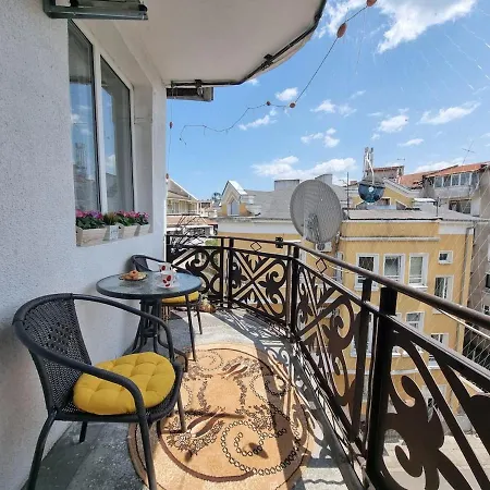 - 3bd For Family & Friends Apartment *