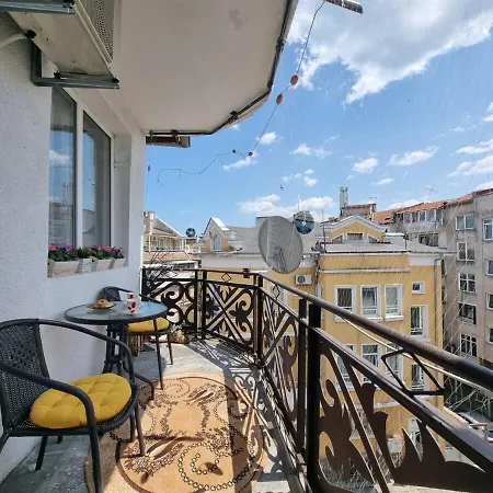 - 3bd For Family & Friends Apartment